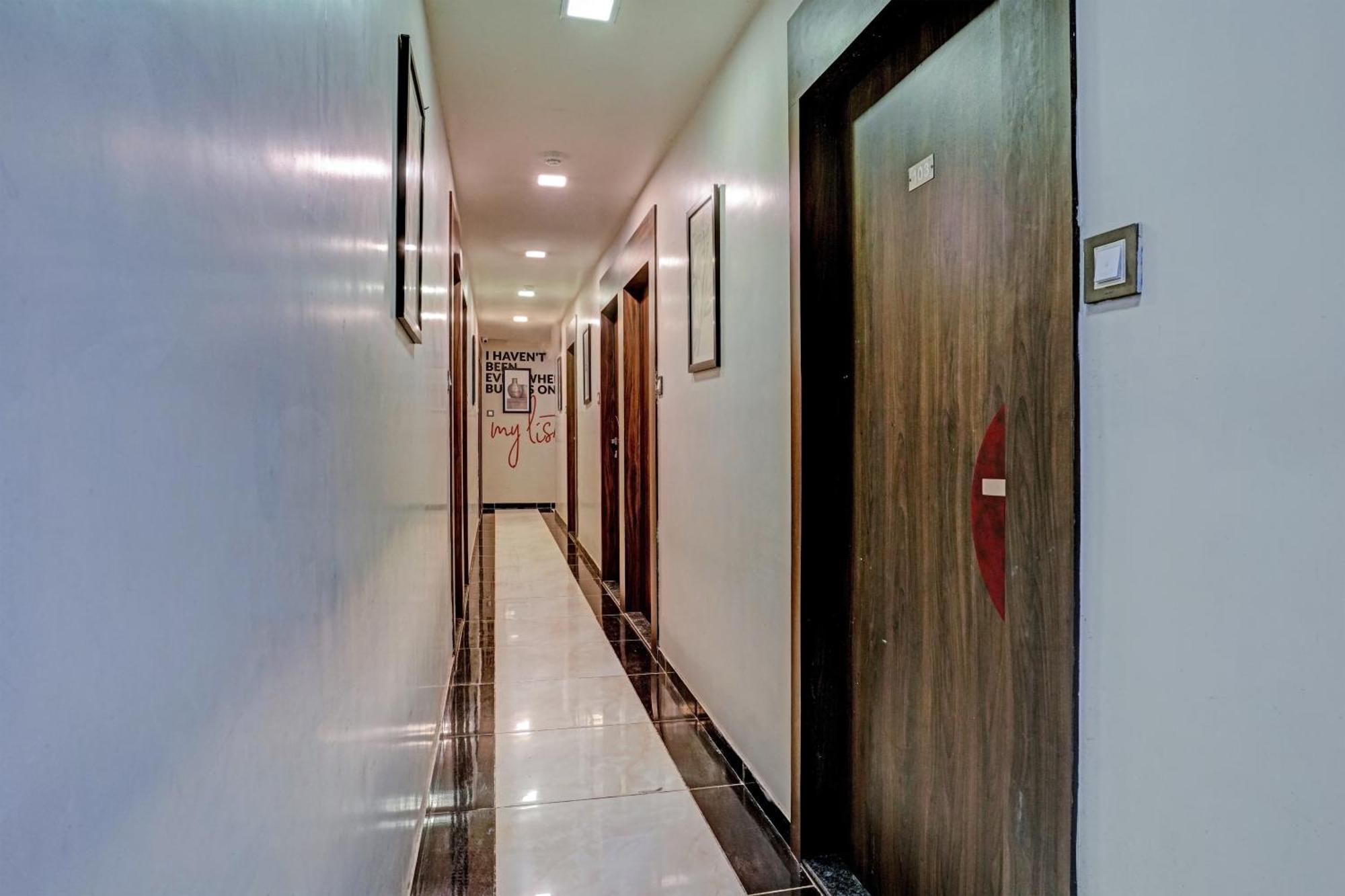 OYO 18581 Hotel Blue Inn Residence Mumbai Exterior foto