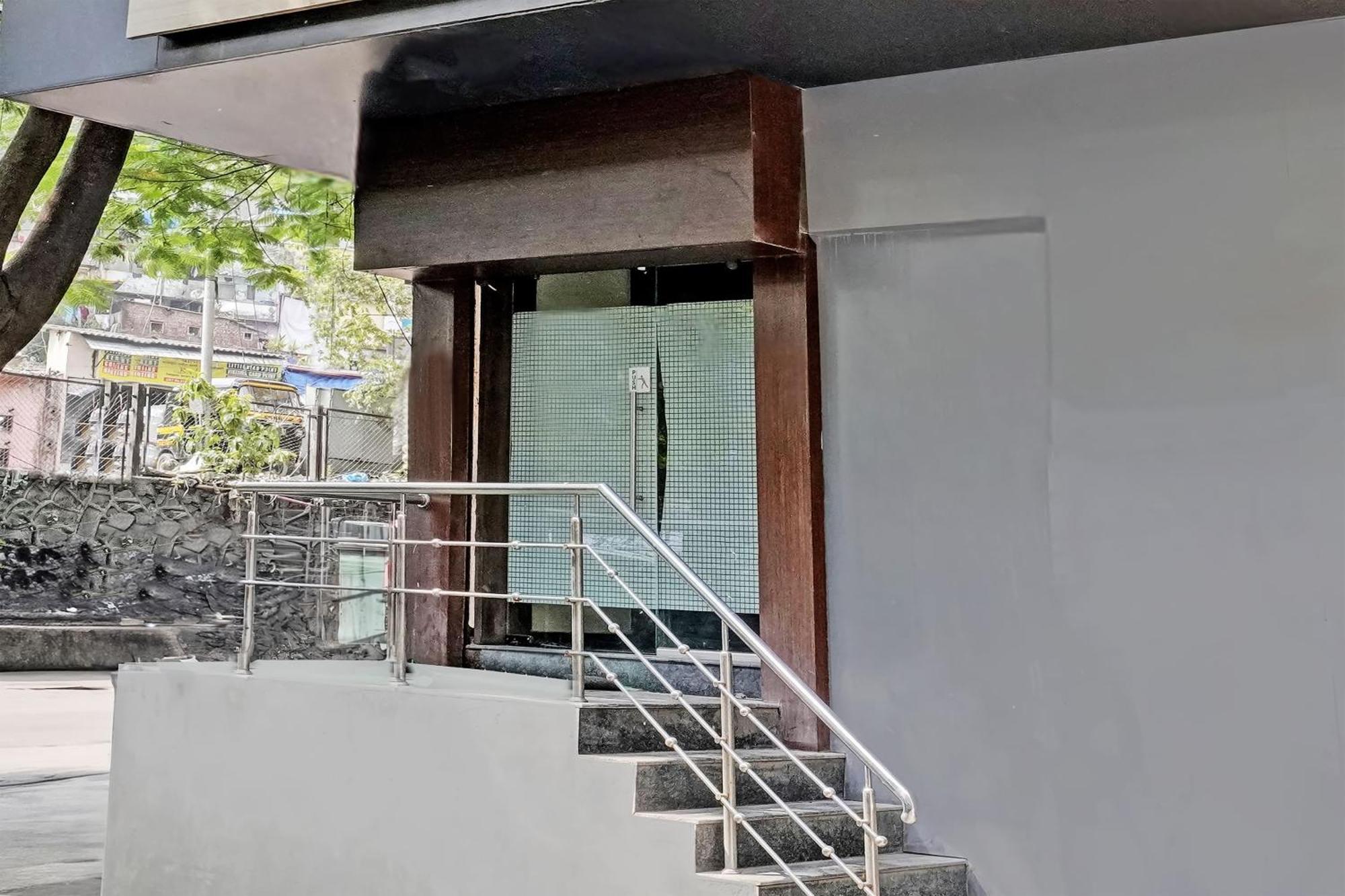 OYO 18581 Hotel Blue Inn Residence Mumbai Exterior foto