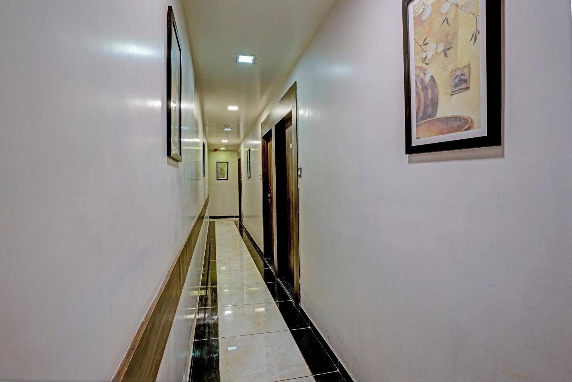 OYO 18581 Hotel Blue Inn Residence Mumbai Exterior foto